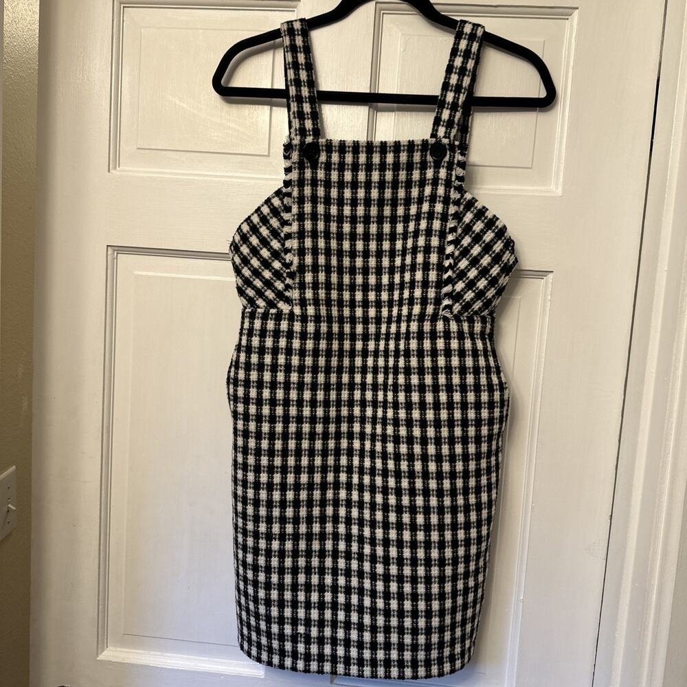 Francesca's Black and White Sleeveless Dress Size XS Overall 90’s Style Pockets!